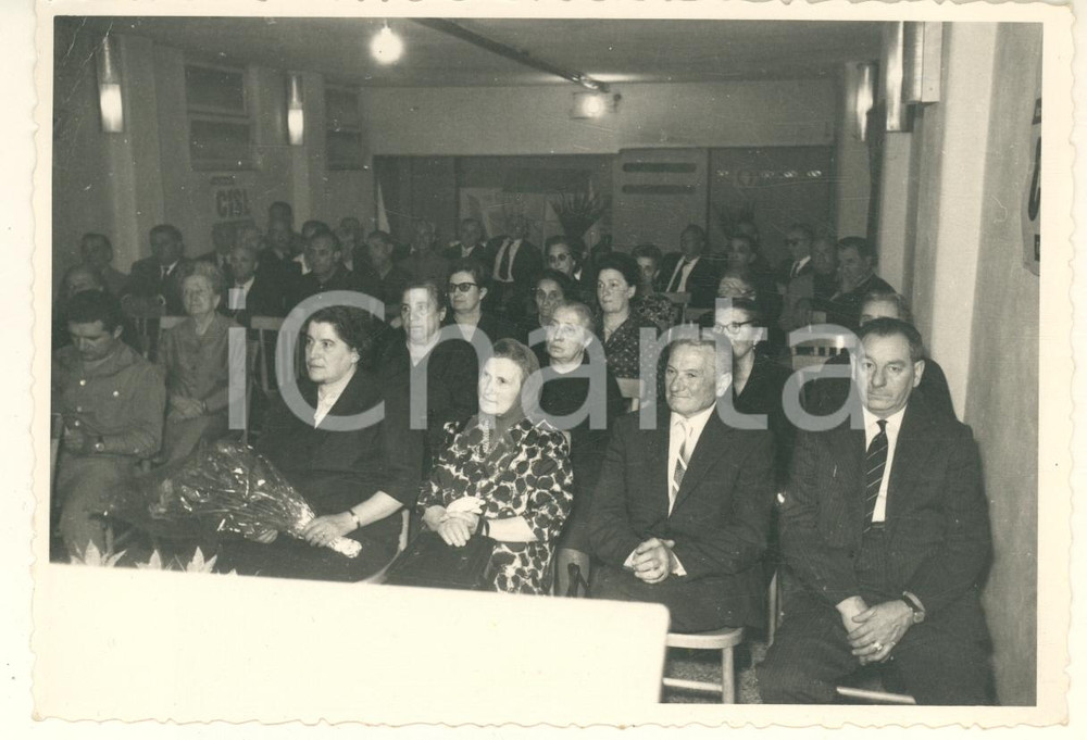 Fotografia d epoca originale 1966 COSTUME PAVIA Sindacato CISL  Una cerimonia Foto E. RAIMONDI 15x10 1