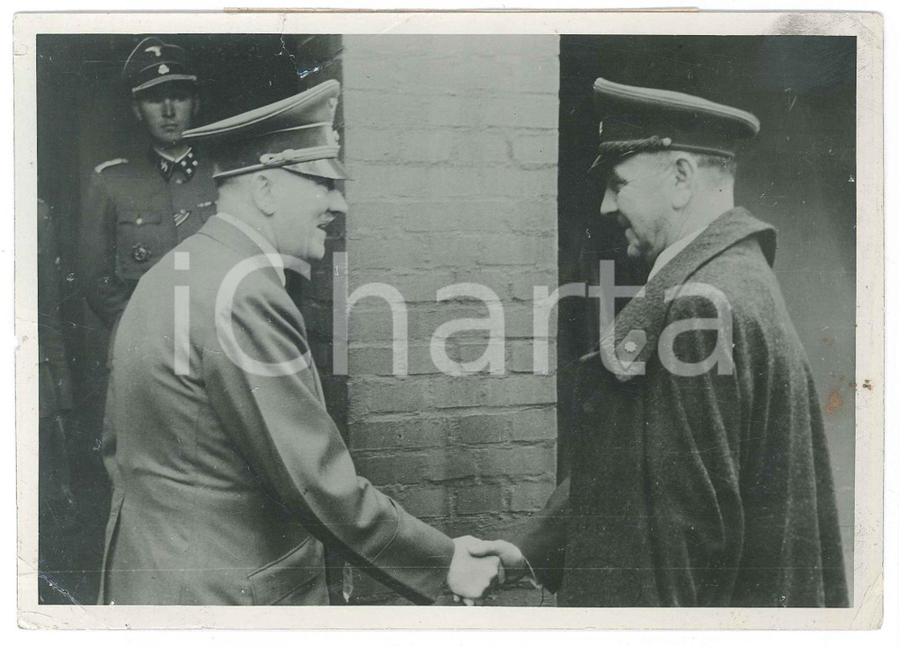 Fotografia d epoca originale 1944 WW2 EAST PRUSSIA Adolf Hitler with head of state Ante Pavelic DAMAGED 1