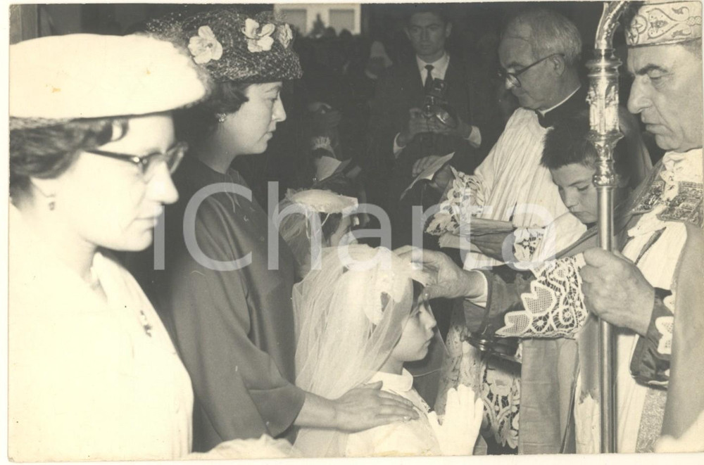 Fotografia d epoca originale 1960 ca PAVIA Mons. Carlo ALLORIO  Prima Comunione dei bambini Foto 18x12 1