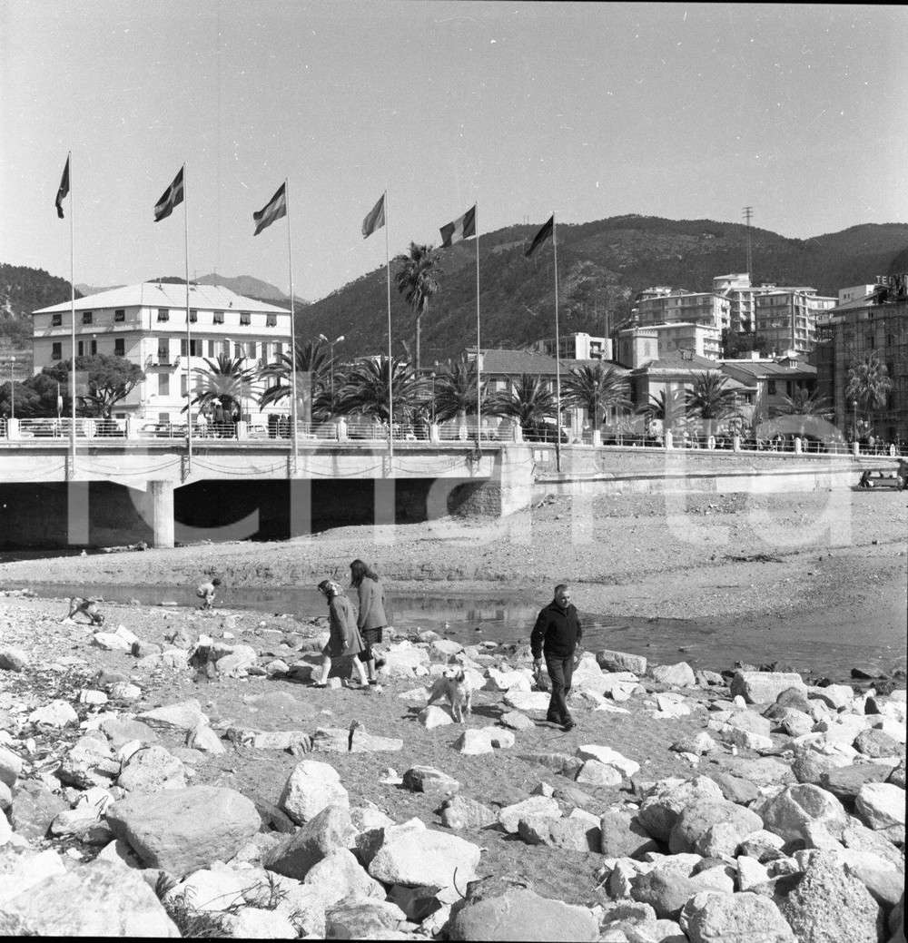 Fotografia d epoca originale 1971 VARAZZE Foce e ponte sul torrente Teiro NEGATIVO ORIGINALE 1