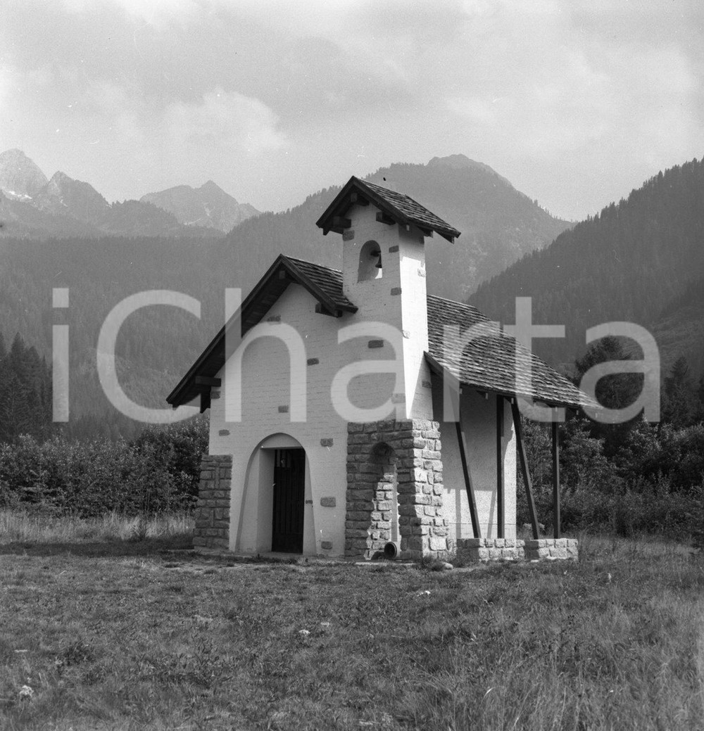 Fotografia d epoca originale 1966 FAZZON TN Cappella al lago dei caprioli NEGATIVO ORIGINALE 1