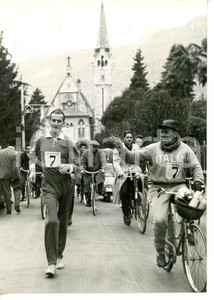1956 RIVA DEL GARDA - 100 KM DI MARCIA Passaggio di John LJUNGGREN - Foto 13x18