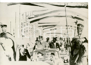 1959 SAINT-LOUIS (SENEGAL) Charles DE GAULLE greeting the crowd *Photo 18x13 cm