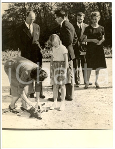 1959 Castello di LAEKEN La famiglia reale del Belgio nel parco *Foto 18x24