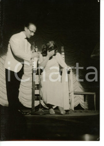 1958 GENOVA Marisa DEL FRATE a teatro dopo l'infortunio - Fotografia 13x18 cm