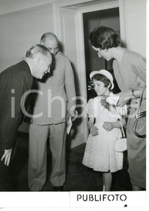1954 GENOVA Piazza Portello - Silvana VITTORINI riceve passaporto americano