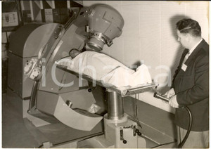 1955 GENEVE Exposition THERATRON pur la lutte au cancer - Photo 18x13 cm