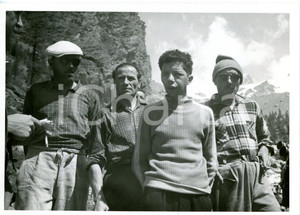 1955 TRAGEDIA PUNTA CASTORE - ALPINISMO Superstite con squadra di soccorso *Foto