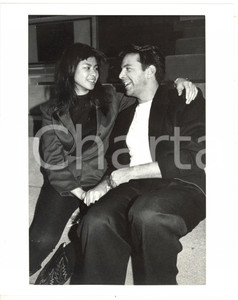 1985 ca COSTUME Alan SORRENTI con la fidanzata Regina RODRIGUEZ - Foto 20x25 cm