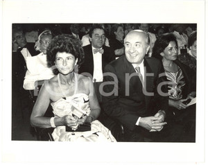 1990 ca POLITICA - DC Ciriaco DE MITA scherza con i giornalisti *Foto 25x20 cm