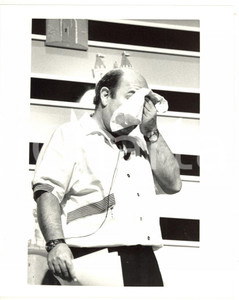 1988 SAINT VINCENT ESTATE Lino BANFI si asciuga il sudore *Foto VINTAGE 20x25 cm