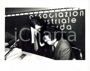 1985 ca MILANO Convegno ASSOLOMBARDA - Romano PRODI con Roberto MAZZOTTA Foto Fotografia di agenzia. CONDIZIONI: GFORMATO: 25x20 cm  originale e autentica 1