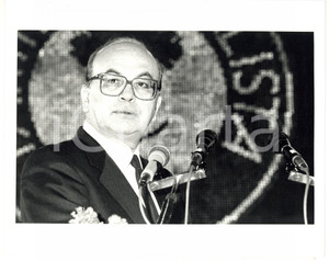 1987 RIMINI 44° Congresso PSI - Ritratto di Bettino CRAXI *Fotografia 25x20 cm Fotografia di agenzia. CONDIZIONI: GFORMATO: 25x20 cm     originale e autentica 1