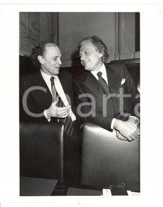 1985 ca MILANO Walter ARMANINI con Carlo RADICE FOSSATI *Foto 20x25 cm