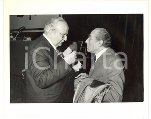 1985 ca VENEZIA Giovanni SPADOLINI discute con Gaetano AFELTRA *Foto 25x20 cm