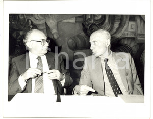 1988 MILANO Gaetano SCARDOCCHIA con Indro MONTANELLI durante conferenza *Foto