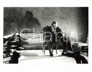 1987 CINEMA - THE BELLY OF AN ARCHITECT Brian DENNEHY sul set del film *Foto  Fotografia di agenzia. CONDIZIONI: G (ma minima ondulazione)FORMATO: 25x20 cm     originale e autentica 1