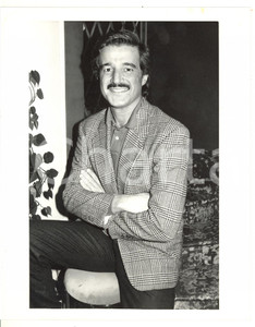 1987 CINEMA Christian DE SICA alla prima del film "Bellifreschi" - Foto 20x25 cm