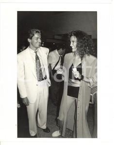 1990 ca CINEMA Nicola FARRON scherza con Lucrezia LANTE DELLA ROVERE - Foto