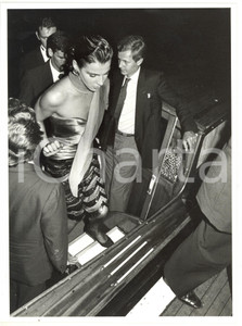 1985 ca COSTUME Antonia DELL'ATTE con Stefano CASIRAGHI *Foto VINTAGE 18x24 cm