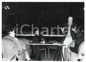 Fotografia d epoca originale 1995 ca FIRENZE Teatro Niccolini  LA CLIZIA  Conferenza stampa con Ugo CHITI 1