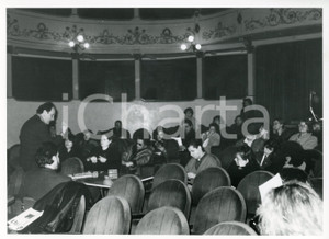 Fotografia d epoca originale 1995 ca FIRENZE Teatro Niccolini  Conferenza stampa LA CLIZIA Foto 24x18 cm 1