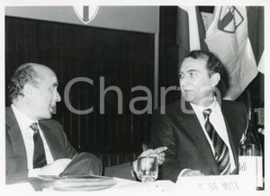 1985 MILANO - DC Ernesto PELLEGRINI discute con Ciriaco DE MITA *Foto 24x18 cm