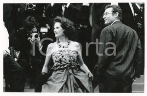 1985 ca CINEMA L'attrice Claudia CARDINALE sul red carpet *Foto VINTAGE 25x20 cm