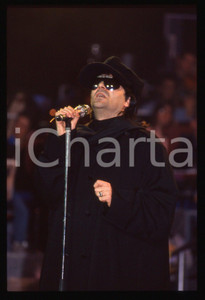 Fotografia d'epoca originale 35mm vintage slide*1990ca Concerto Renato ZERO con occhiali e cappello neri (32) 1