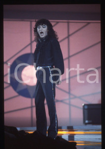 Fotografia d epoca originale 35mm vintage slide  1984 Riva del Garda Renato ZERO canta Sospetto 4 1