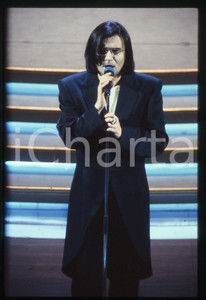 Fotografia d epoca originale 35mm vintage slide 1990ca Ritratto di Renato ZERO sul palcoscenico 13 1