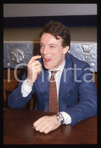 Fotografia d epoca originale 35mm vintage slide 1990ca Ritratto curioso di Massimo RANIERI 2 1