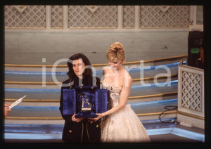 Negativo, diapositiva originale 35mm vintage slide 1993 Festival SANREMO Laura PAUSINI e Lorella CUCCARINI 2 1