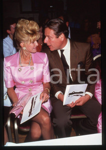 Fotografia d epoca originale 35mm vintage slide 1985ca Ivana TRUMP ritratta ad una sfilata di moda 1