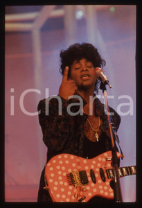 Fotografia d epoca originale 35mm vintage slide 1988 FESTIVALBAR Jesse JOHNSON canta LOVE STRUCK 4 1