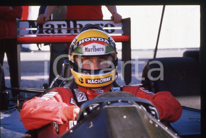 Fotografia d epoca originale 35mm vintage slide 1988 IMOLA Ayrton SENNA ritratto su MCLAREN MP4/4 22 1
