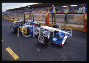 Fotografia d epoca originale 35mm vintage slide 1995 IMOLA F1 Michael SCHUMACHER ai box su BENETTON B195 2 1