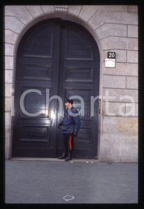 Fotografia d epoca originale 35mm vintage slide 1995 MILANO  Maurizio GUCCI carabiniere su scena omicidio 1