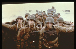 Fotografia d epoca originale 35mm vintage slide 1998 Film SALVATE IL SOLDATO RYAN  Tom HANKS e Tom SIZEMORE 1