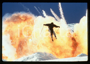 Fotografia d epoca originale 35mm vintage slide 1999 THE WORLD IS NOT ENOUGH  Pierce BROSNAN in una scena 1