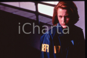 Fotografia d epoca originale 35mm vintage slide 1993 THE X FILES Gillian ANDERSON in una scena della serie 1