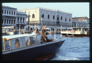 Fotografia d epoca originale 35mm vintage slide 1983 Festival VENEZIA  Ingmar BERGMAN e Ingrid VON ROSEN 1