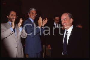 Fotografia d epoca originale 35mm vintage slide 1983 Festival di VENEZIA  Ingmar BERGMAN acclamato in sala 1
