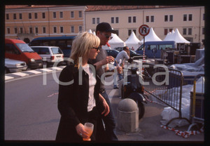 Fotografia d epoca originale 35mm vintage slide 1999 PADOVA Nina PERSSON e Peter SVENSSON dei THE CARDIGANS 1