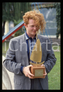 35mm vintage slide* 1986 RIVA DEL GARDA Mick HUCKNALL premiato con LA VELA D'ORO
