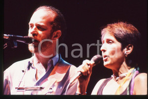 35mm vintage slide* 1989 MODENA Francesco DE GREGORI e Joan BAEZ in concerto (2)