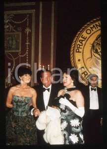 Ali MacGRAW - NEW YORK Friars Club Roast Alan KING 1989 * 35 mm vintage slide 12