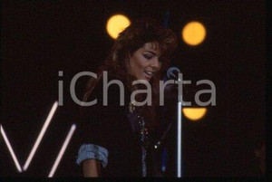 SANDRA Ann LAUER - MUSIC Pop singer on a stage 1985 ca * 35 mm vintage slide 70