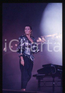 SANDRA Ann LAUER - MUSIC Pop singer on a stage 1986 * 35 mm vintage slide 75