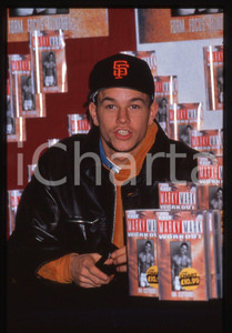 35mm vintage slide* 1993 USA Mark WAHLBERG presenta THE MARKY MARK WORKOUT